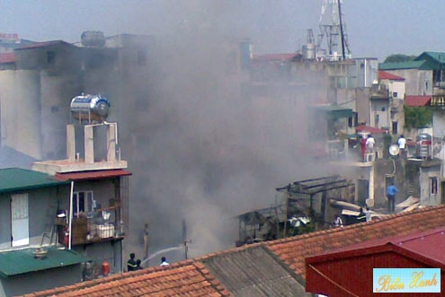 Cháy khu tập thể ở Hà Nội, 8/2012